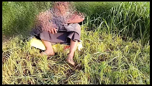 Gelininin tarlada sikilmeyi özlediğini gören kayınpeder geline , hadi eve gidelim dedi