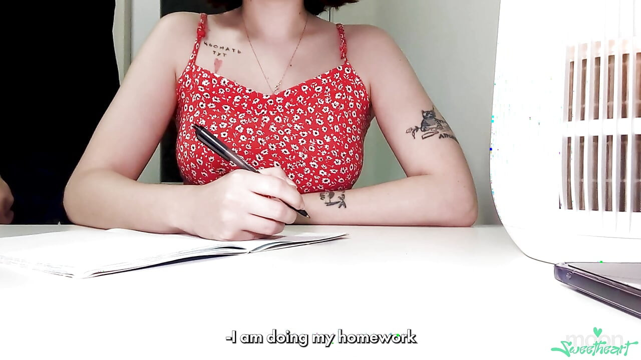 Я Зробив Своїй Падчерці Масаж І Відтрахав Її Волохату Пизду. Брудні Розмови