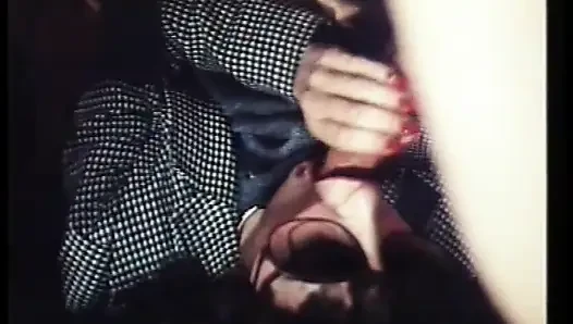 Fantastica moana si cewek hot rambut pirang lagi asik nyepong dan ngentot kontol liar