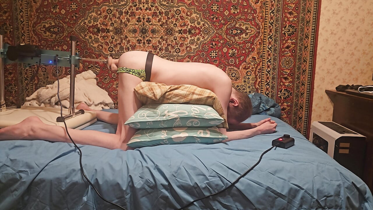 Sasha Earth ass fucking machine solo amateur homemade