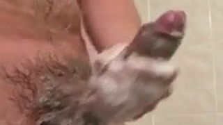 Masturbandose en la ducha