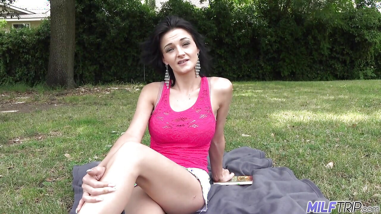 Slender milf stripper Taylor Lane rides big cock