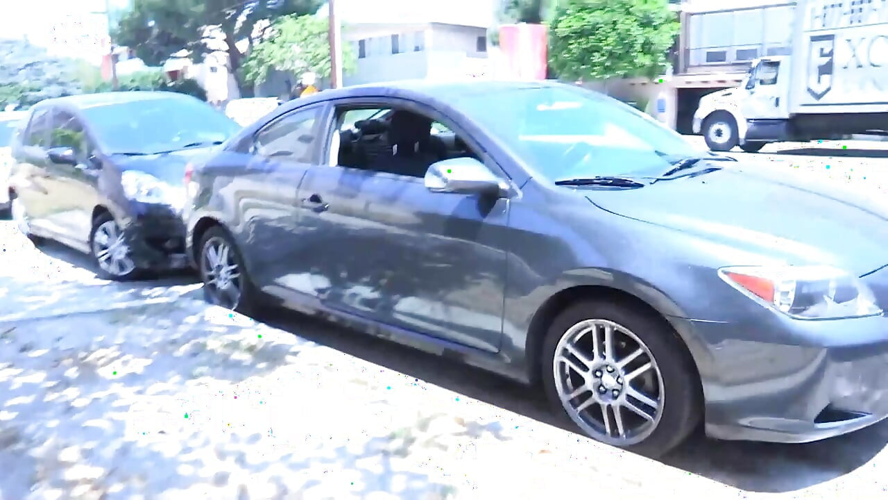 Buceta gostosa para uma jovem lésbica
