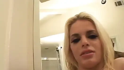 Minyon genç jessica jammer büyük zenci seviyor
