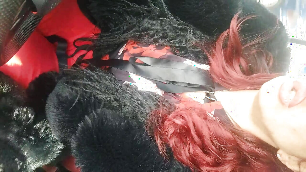 Veshya draivar ghunghrale aur asabhy hai