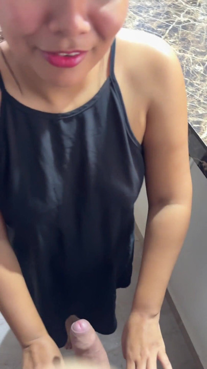 Neighbor calls me at her house to give me supplements for the gym | Clip 2