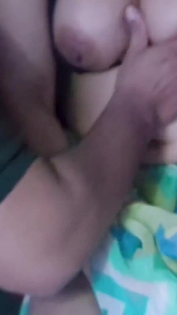 Neighbour ke saath Raat Bitaani Padi Light Na Hone Ki waja se | Clip 1