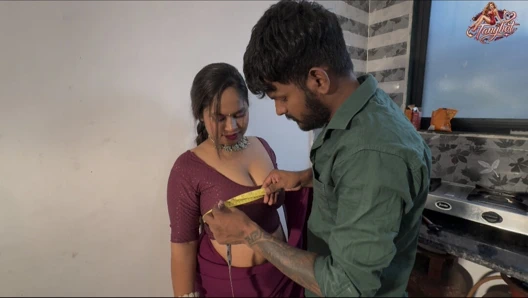 Die Frau ruft den Schneider zu hause an und er nahm messungen sowie Sex mit ihr.