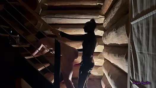 Dark ngentot memeknya pakai dildo pink di tangga