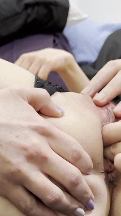 My boyfriend makes me cum with his mouth and fingers | Clip 1