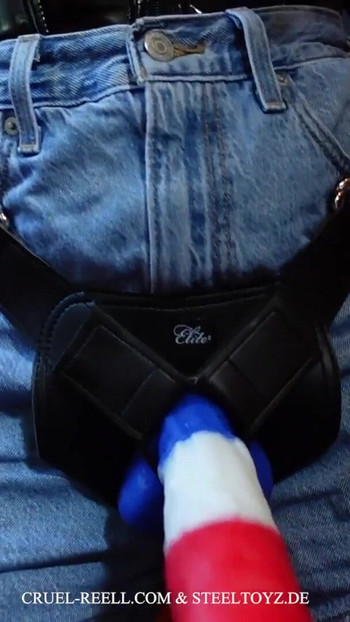 Moment memorabil de la "Ultimate Pleasure with Cruel Reell: Universal Heavy Duty Harness de Steeltoyz"