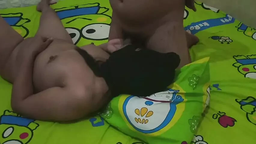 Satisfying Aunt Sinta's lust while her husband was away
