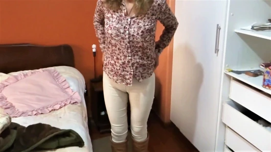 D'Schwöster vo miner Frau zeigt sich in Reizwäsche, bevor ich sie ficke