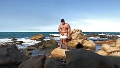 ręczna robota na plaży dwa piękne widoki