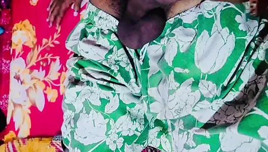 Büyük götlü yenge ilk kez devar tarafından sikiliyor