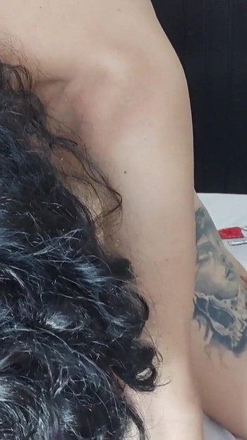 Moment puternic de la "cuplu bisexual împarte dublu # 122 Pegging Video complet sub engleză"