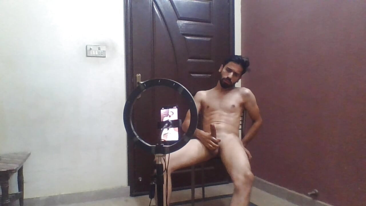 Lahore_Bull pakistan lagi asik jilat memek dan jilat pantat semua posisi availa