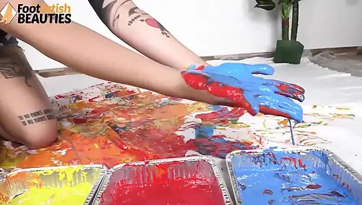 Brunette Diva Coats Her Feet and Hands with Paint to Create an Award-winning Art