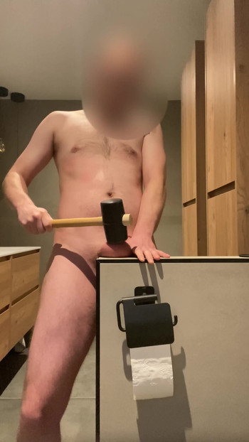 「Trapped Balls Get A Hard Busting」の思い出に残る瞬間