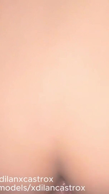 POV 異性愛者 好奇心がゲイのツインクと裸でセックスし、彼女の中出しのアナルに射精 |クリップ1