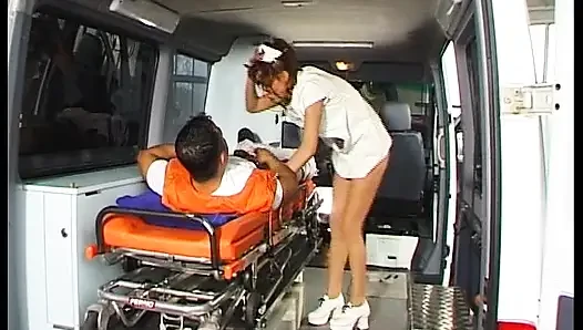 Mükemmel Alman nurse ambulansta büyük yarağa biniyor