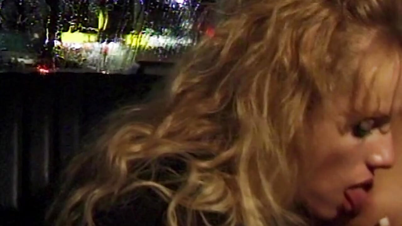 Heiße Lesbenfahrt im Taxi
