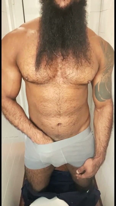 Security Muscular masturbating at work | Clip 1