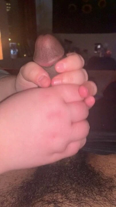 Beautiful handjob from young white milf