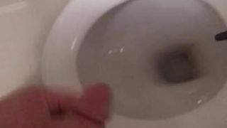 Éjaculation turque aux toilettes