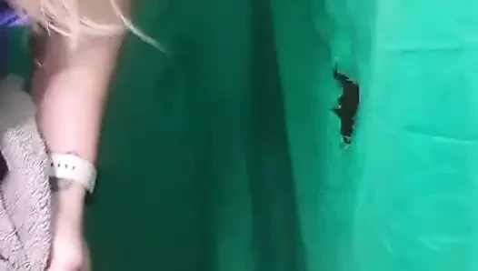 Duvar deliği eğlencesi
