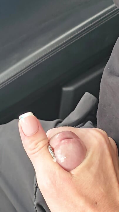 Я использую его член как палку передач, когда он управляет