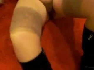 mature necla amini  gotunu parmakliyor