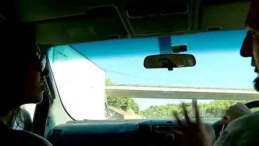 Genç Klara Gold ilk açık havada sikiş filmlerinde