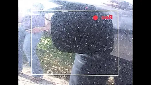 Sexy vollbusige latina-MILF wird doggystyle mit kondom und abspritzen auf den arsch gefickt