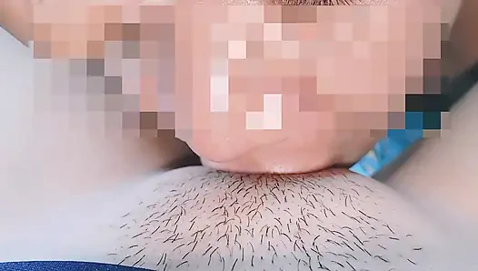 UNSCHULDIGES SCHULMÄDCHEN BETTELT SEINEN STIEFVATER, IHR GEFÜHL ZU FÜLLEN, GEIL ZU SEIN