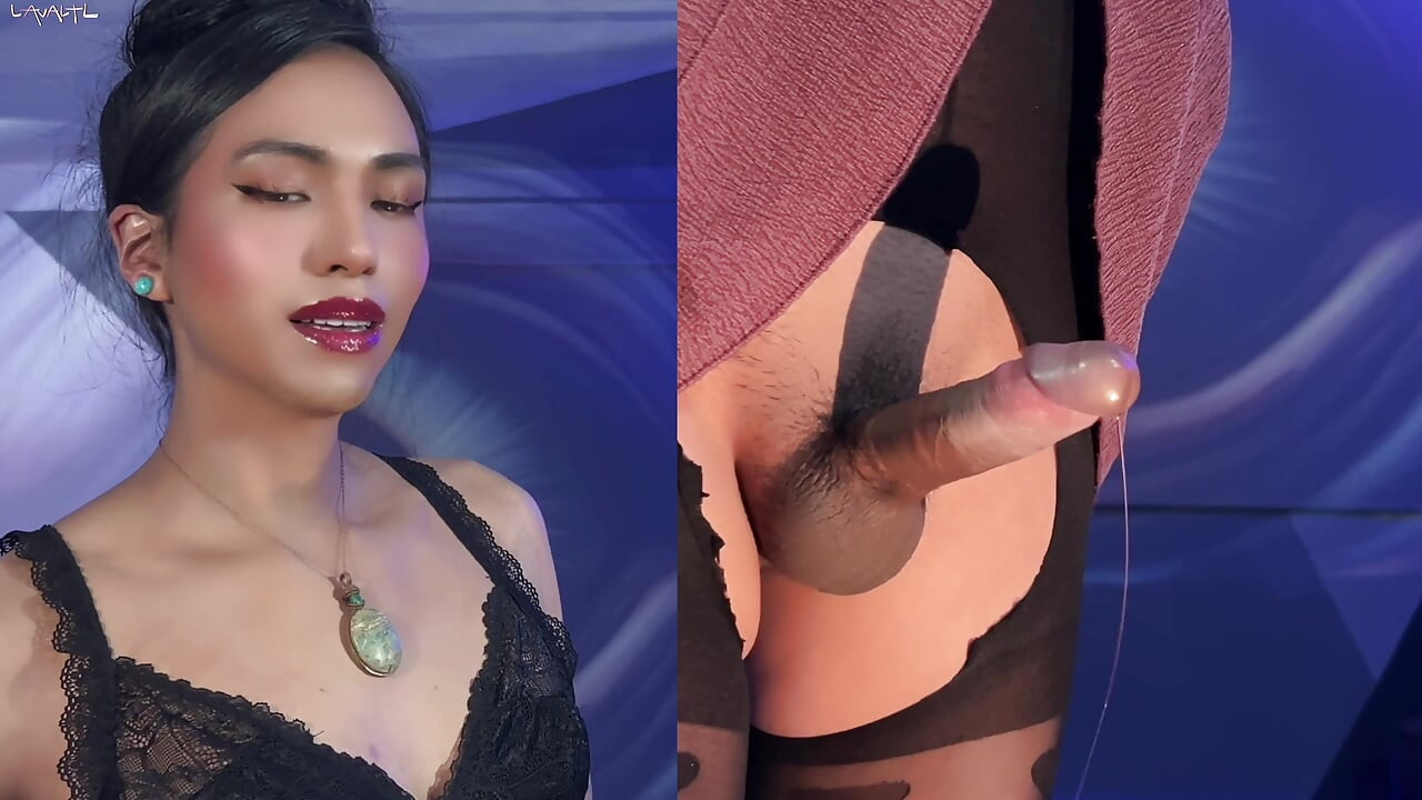 Tvrdý penis nakukující pod mojí sukní