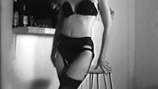 YOU'RE NO GOOD - vintage tease nylons stockings