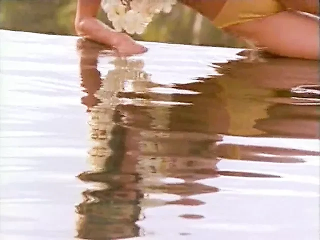 Elle MacPherson topless photoshoot