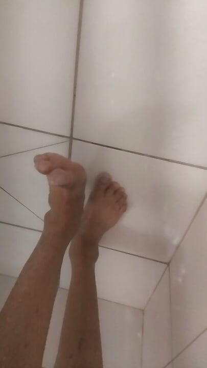 Sensuelli Suihku Kiusoittelee - Iso Kova Kulli Pyörii & Silittelee