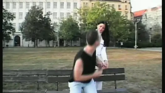 Monica sweetheart nimmt ein paar große, riesige feste schwänze!