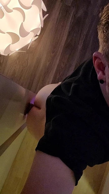 Fuck the dildo!