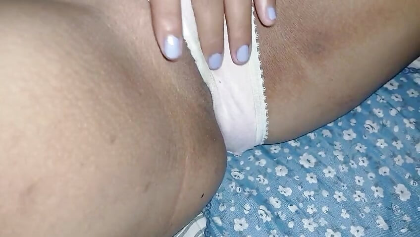 I LIKE TO TOUCH MY JUICY PUSSY