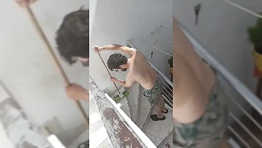 Saya membuat kesepakatan dengan pacar saya, dia üyeleriihkan tangga sebagai ganti oral seks yang baik