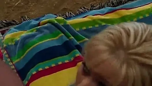 Große gesichtsbesamung für blonde MILf mit großen möpsen