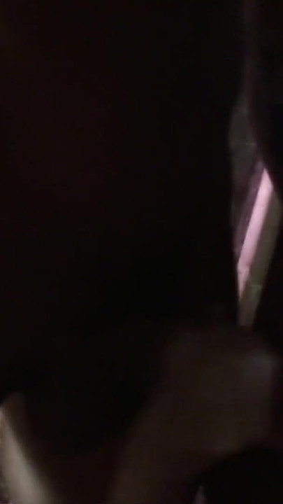 พ่อมดทําให้แม่มดสองคนเลอะและโดนดูดควยก่อนที่พวกเขาจะขี่เขา คลิป 1