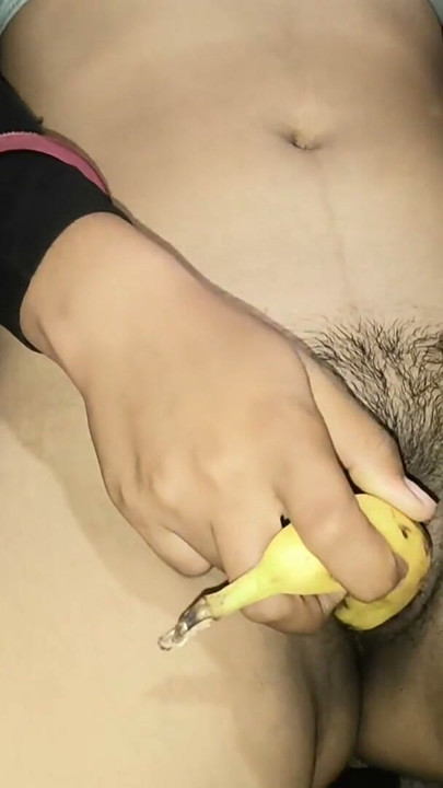 Nisha bhabhi apni chut me kela dalkar apna orgasam nikalti hui full 4k video | Clip 2