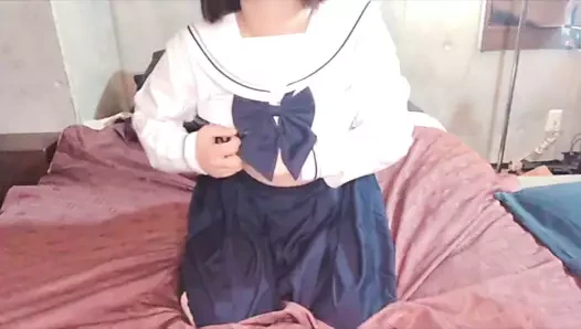 Clean Up porn video – A neat and clean woman masturbates with shyness.