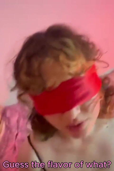 Vastgebonden en geblinddoekt neukt mijn huisgenoot me en mijn vriend betrapt ons bijna