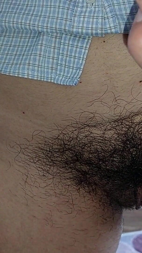 Amateur mom doing yoga naked, hairy pussy, big ass, big tits. Amateur massage with vibrator naked brunette. | Clip 1