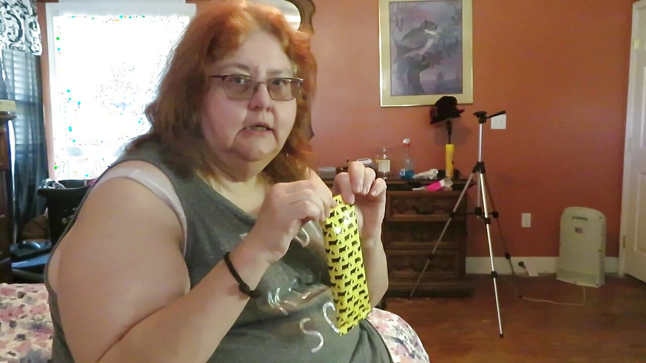 BBW nurse Vicki enjoys eatting a chocolate vanilla ice cream popsiscle